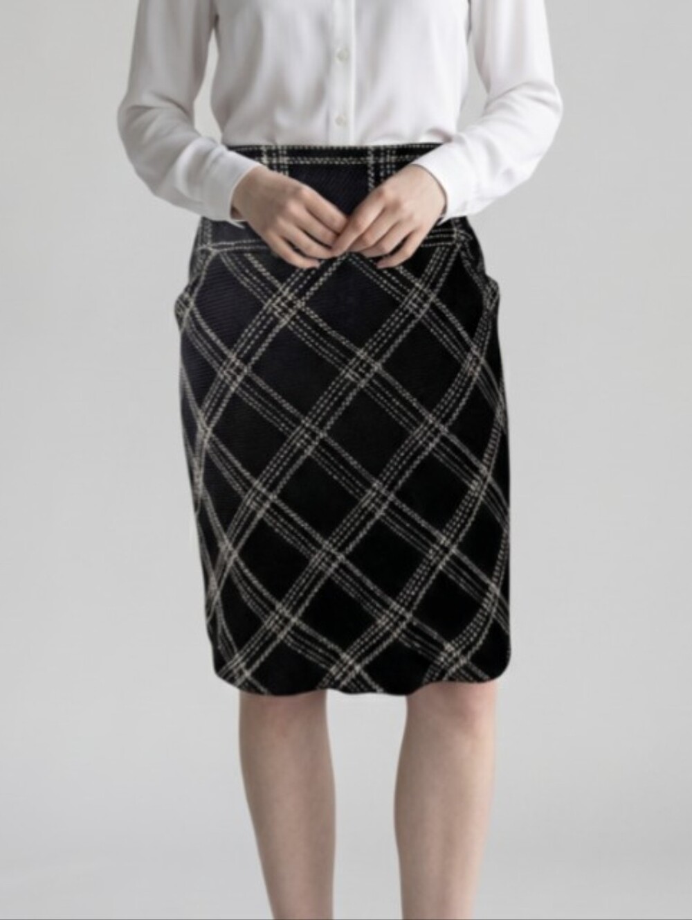 ANN TAYLOR LOFT! RICH BLACK & WHITE PLAID, WIDE WAISTBAND PENCIL STYLE SKIRT! 6